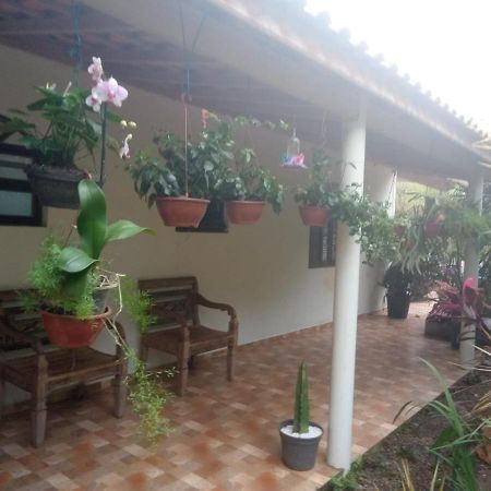 Suites próximo ao rio Jaguareguava em Bertioga Exterior foto