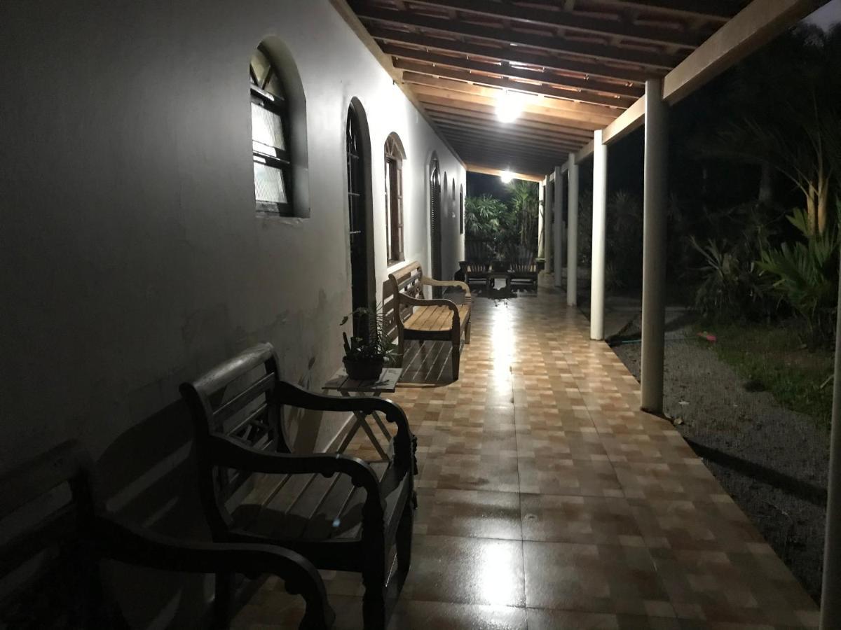 Suites próximo ao rio Jaguareguava em Bertioga Exterior foto